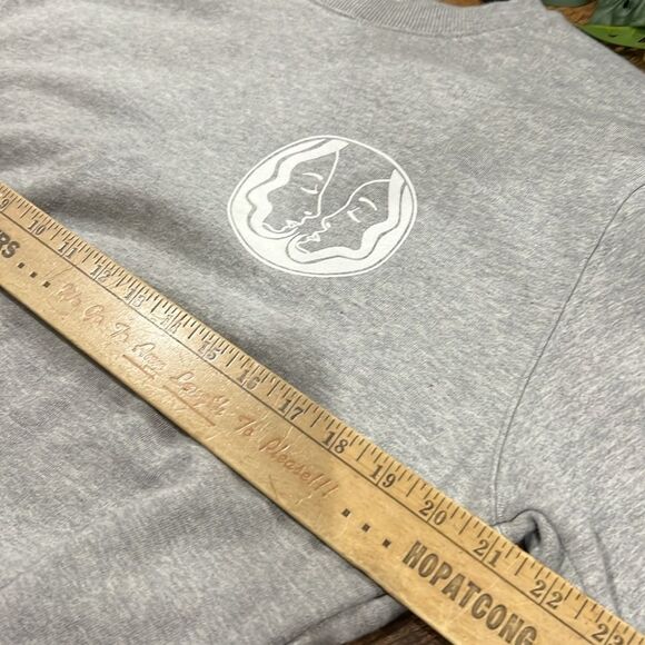 Good American Zodiac gray sweatshirt Gemini size 0 Small SOLD OUT PTP 21 - Picture 5 of 5